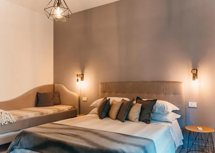 Sorrento City Apartment *