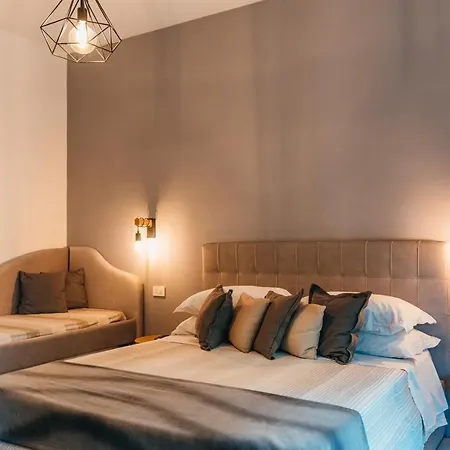 Sorrento City Apartment *